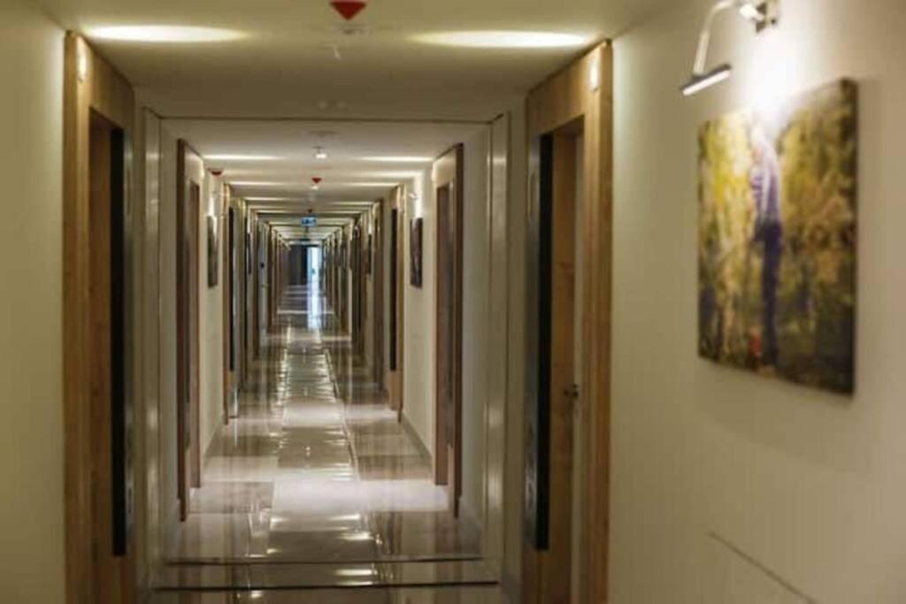Luxury Aparthotel In Orbi City Sea View باتومي المظهر الخارجي الصورة