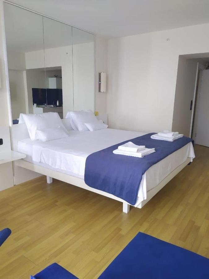 Luxury Aparthotel In Orbi City Sea View باتومي المظهر الخارجي الصورة